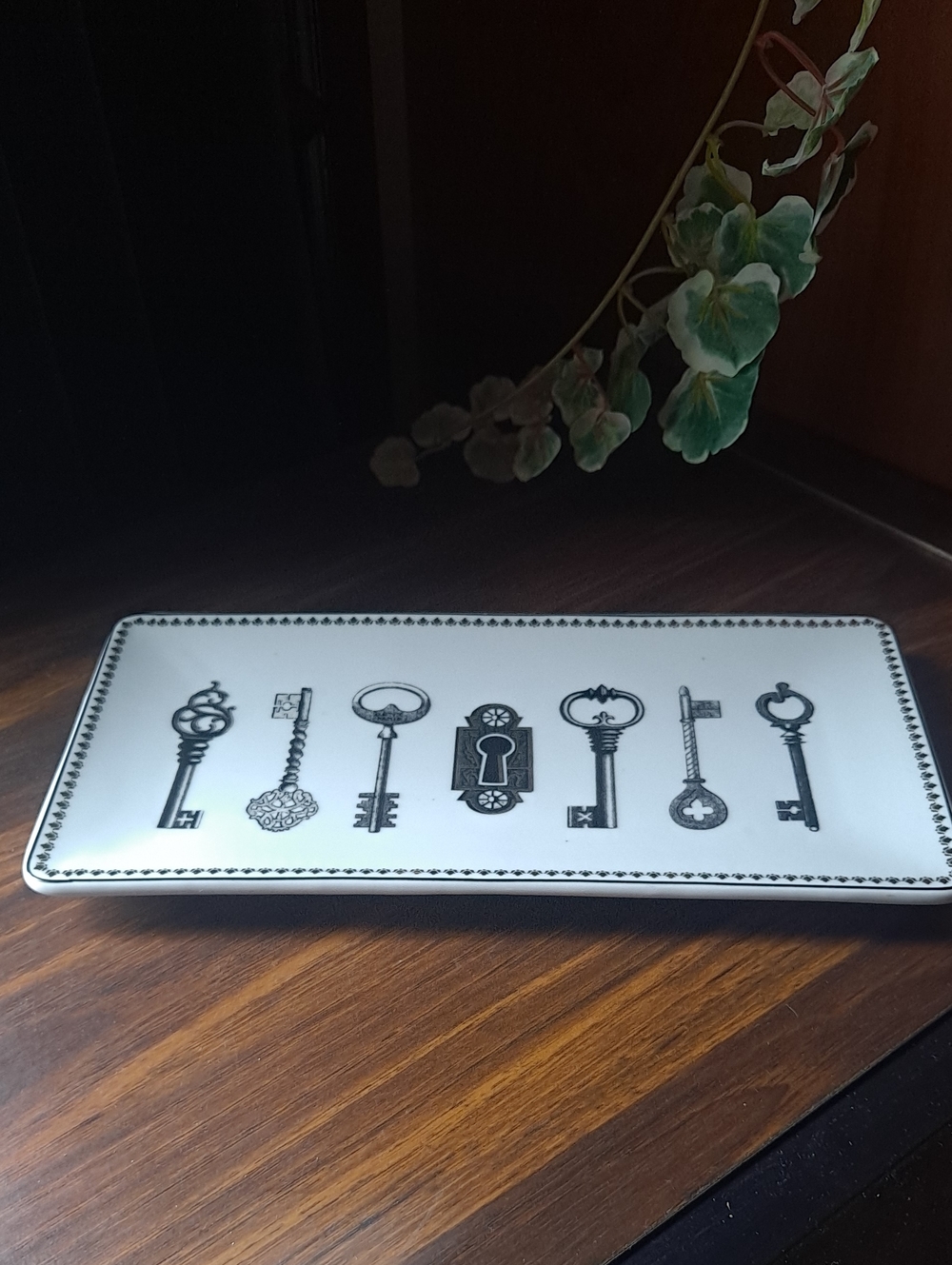 Decorative White Ceramic Key Motif Tray - Vintage Style